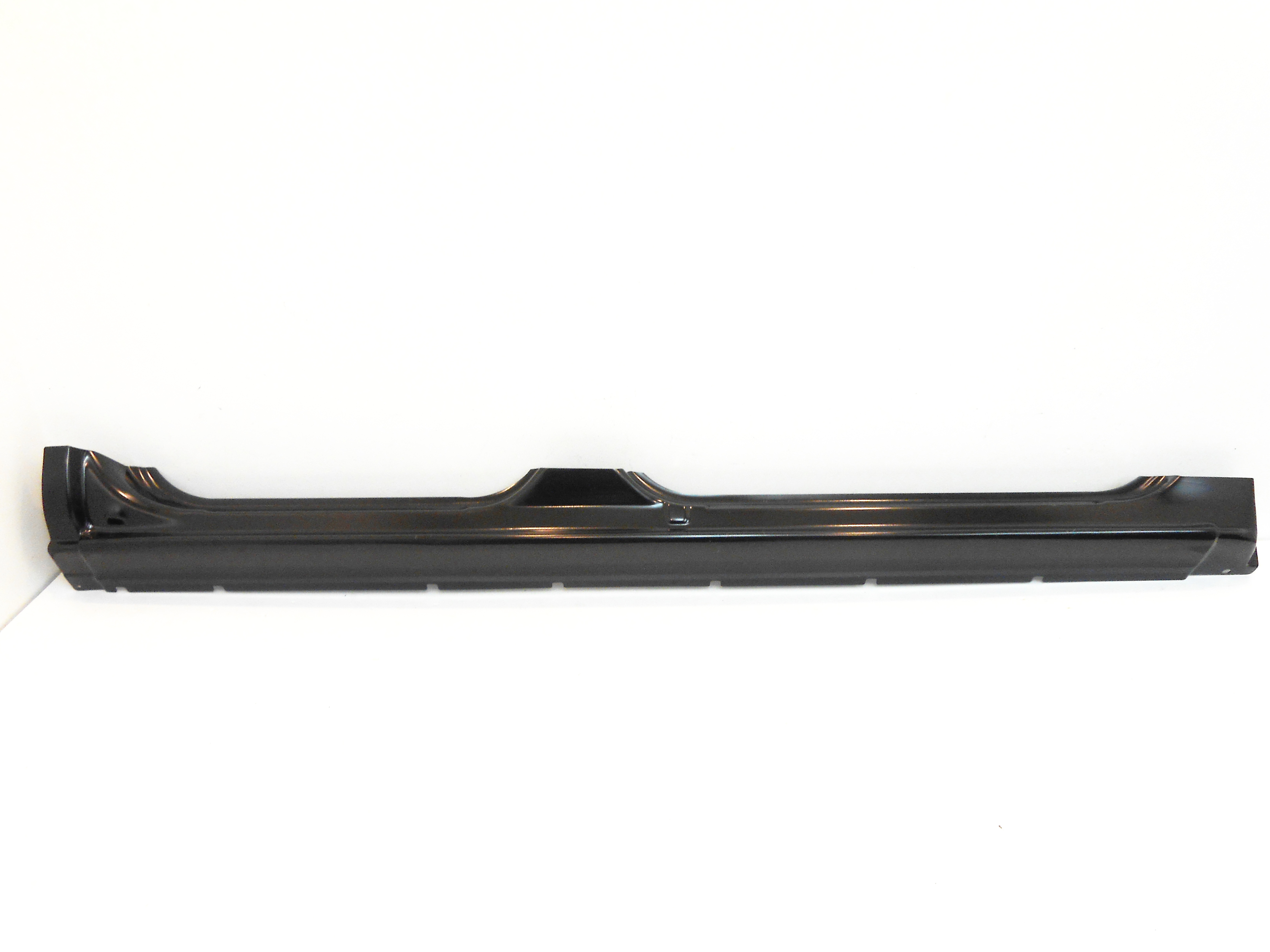 Rocker Panel RH/Pass Fits 04 07 Chevrolet Silverado 1500 Tahoe 0856110